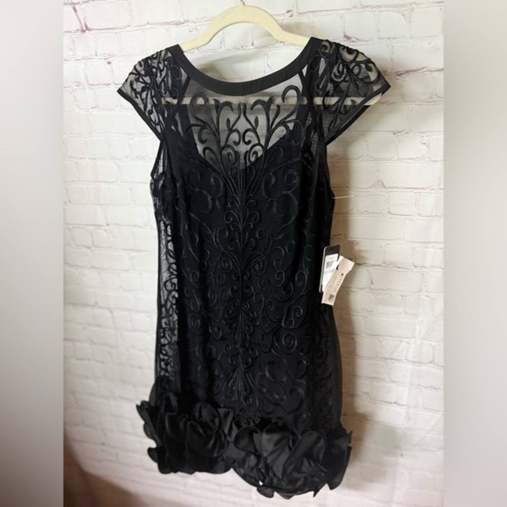 GUESS Black Lace Embroidered Cocktail Dress Ruffle Hem NWT Size 0 Date Night